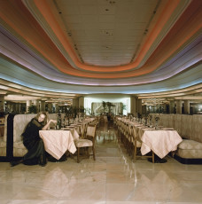 Twiggy in Biba's Kensington store by Justin de Villeneuve (1971)