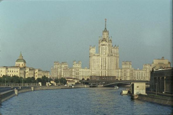 Жак Дюпакье - Москва. Высотное здание на Котельнической набережной / 1964