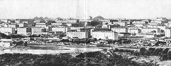 Донецк. Панорама улицы набережной. Еще видны одноэтажные постройки / 1962