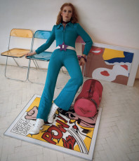 Falke-Fashion surrounded by Pop Art by F.C. Gundlach (1971)