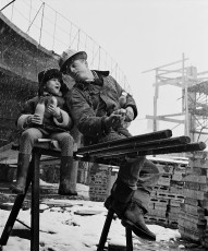 Короткий перекус и школьные новости / Юрий Абрамочкин (1965)
