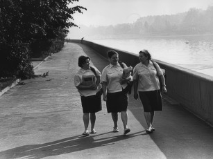 Почтальоны на рассвете. Москва / Виктор Ахломов (1965)