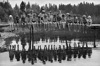 Пионерский лагерь / Владимир Богданов (1975)
