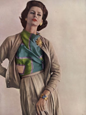 Anna-Carin Bjorck by Jerry Schatzbergi / Vogue USA (1960.02/2)