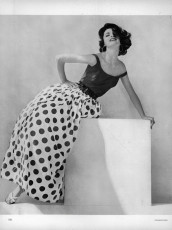 Dorothy McGowan by Leombruno-Bodi / Vogue USA (1960.07)