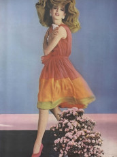 Dorothy McGowan by Horst P. Horst / Vogue USA (1961.03)