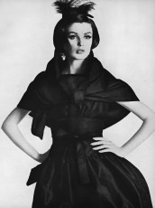 Dorothy McGowan by Irving Penn / Vogue USA (1962.01)
