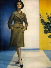 Wilhelmina Cooper by Horst P. Horst / Vogue USA (1962.03/2)