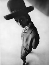 Maggi Eckardt by Art Kane / Vogue USA (1962.08/2)