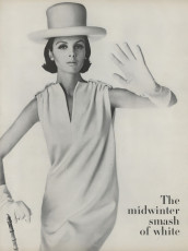 Mirella Petteni by Irving Penn / Vogue USA (1962.12)