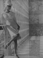 Simone d'Aillencourt by Henry Clarke / Vogue USA (1963.01)