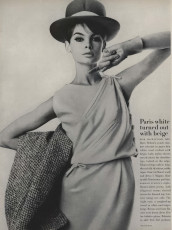 Jean Shrimpton by William Klein / Vogue USA (1963.04/2)