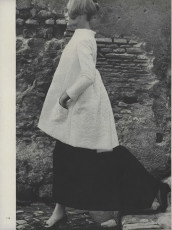 Veruschka by Karen Radkai / Vogue USA (1963.10)