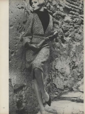 Veruschka by Karen Radkai / Vogue USA (1963.10)