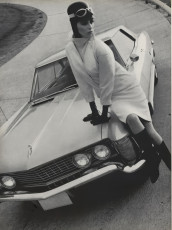 Wilhelmina Cooper by Gene Laurents / Vogue USA (1963.11)