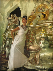 Veruschka by Henry Clarke / Vogue USA (1964.12)