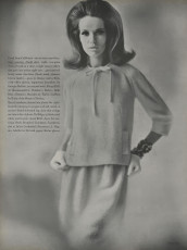 Veruschka by Gordon Parks / Vogue USA (1965.08/2)