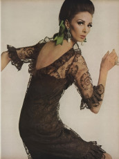 Wilhelmina Cooper by Bert Stern / Vogue USA (1965.11)