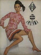 Brigitta af Klerker by Gianni Penati / Vogue USA (1966.04/2)