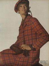 Veruschka by Irving Penn (Vogue USA 1966.09)