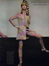 Jean Shrimpton by Richard Avedon (Vogue USA 1966.11)