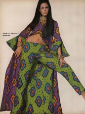 Editha Dussler by Irving Penn (Vogue USA 1967.01)