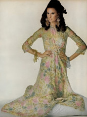 Birgitta af Klerker by Gianni Penati (Vogue USA 1967.04)