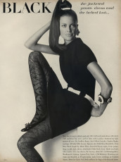 Editha Dussler by Irving Penn (Vogue USA 1967.08/2)