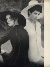 Donna Mitchell, Moyra Swan by Alexis Waldeck (Vogue USA 1967.08/2)