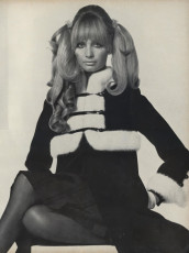 Sue Murray by Irving Penn (Vogue USA 1967.09/2)