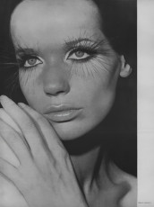 Veruschka by Franco Rubartelli (Vogue USA 1968.01)