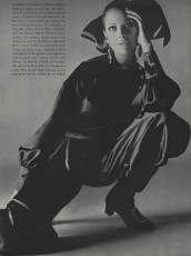 Editha Dussler by Bert Stern (Vogue USA 1968.08/2)