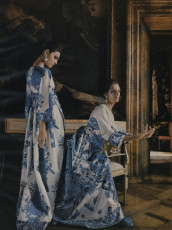 Benedetta Barzini, Mirella Petteni by Henry Clarke (Vogue USA 1968.09/2)