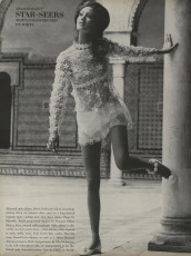 Moyra Swan by Henry Clarke (Vogue USA 1969.06)