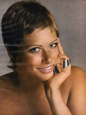 Susan Schoenberg by Richard Avedon (Vogue USA 1969.09/2)