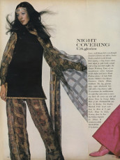Moyra Swan by Irving Penn (Vogue USA 1969.09/2)