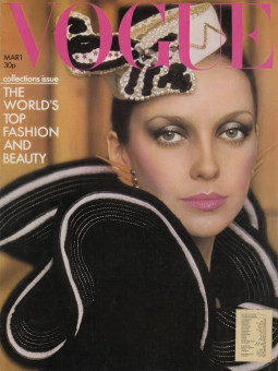 Donna Mitchell by Barry Lategan / Vogue UK (1973.03)
