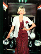 Sue Murray by David Bailey / Vogue ITA (1974.04)