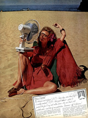 Cheryl Tiegs by Helmut Newton / Vogue USA (1974.11)