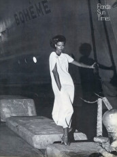 Lisa Taylor by Helmut Newton / Vogue USA (1975.01)