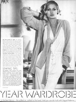 Shelley Smith by Mike Reinhardt / Vogue USA (1975.07)