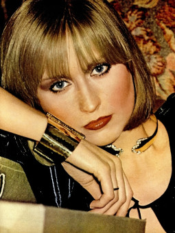 Chris Royer by Arthur Elgort / Vogue USA (1975.08)