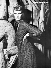 Patti Hansen by Jean-Jacques Bugat / Vogue ITA (1975.09)