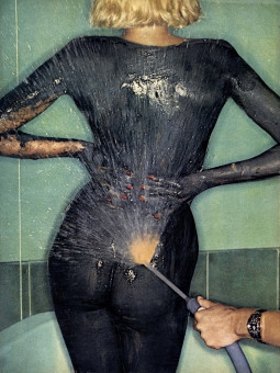 Winnie Hollmann by Helmut Newton / Vogue USA (1975.12)