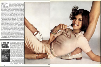 Janice Dickinson, Debbie Dickinson by Richard Avedon / Vogue USA (1976.01)