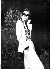 Patti Hansen by Helmut Newton / Vogue USA (1976.03)