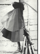 Beverly Johnson by Norman Parkinson / Vogue ITA (1977.01)