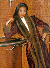 Beverly Johnson by John Stember / Vogue USA (1979.09)